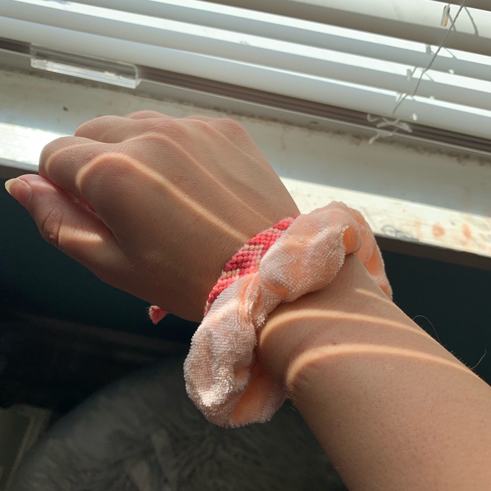 cute pink friend ship bracelet with scrunchy!